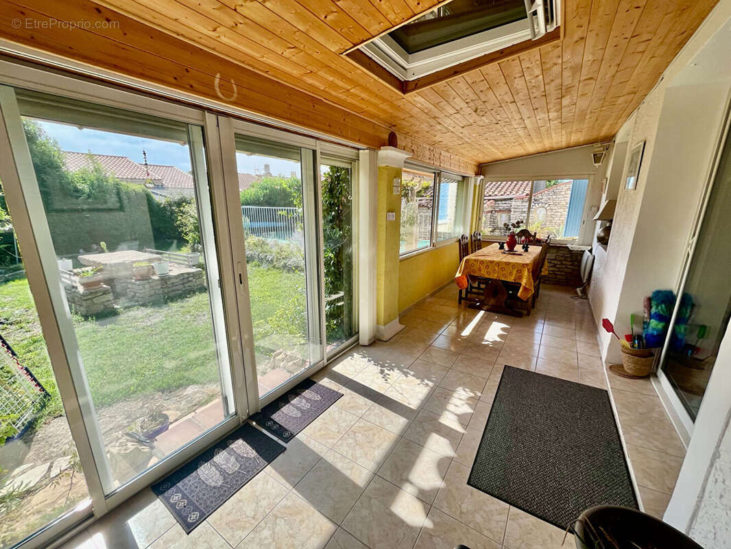 Maison à L'ISLE-SUR-LA-SORGUE