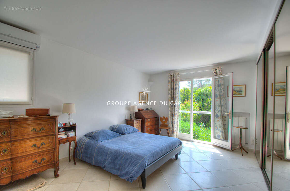Valescure les golfs villa 5 pieces de plain pied avec piscine - photo 14