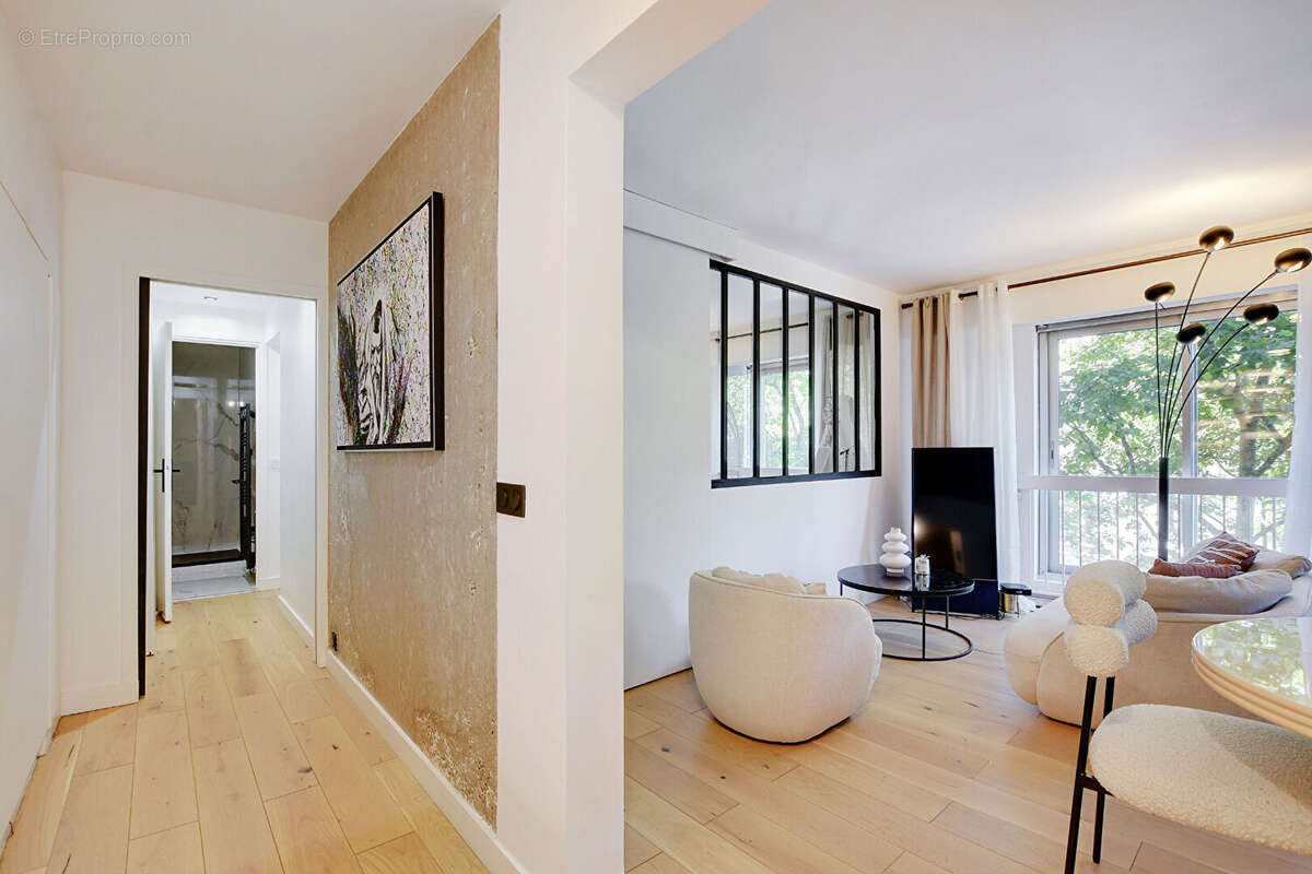 Appartement à PARIS-11E