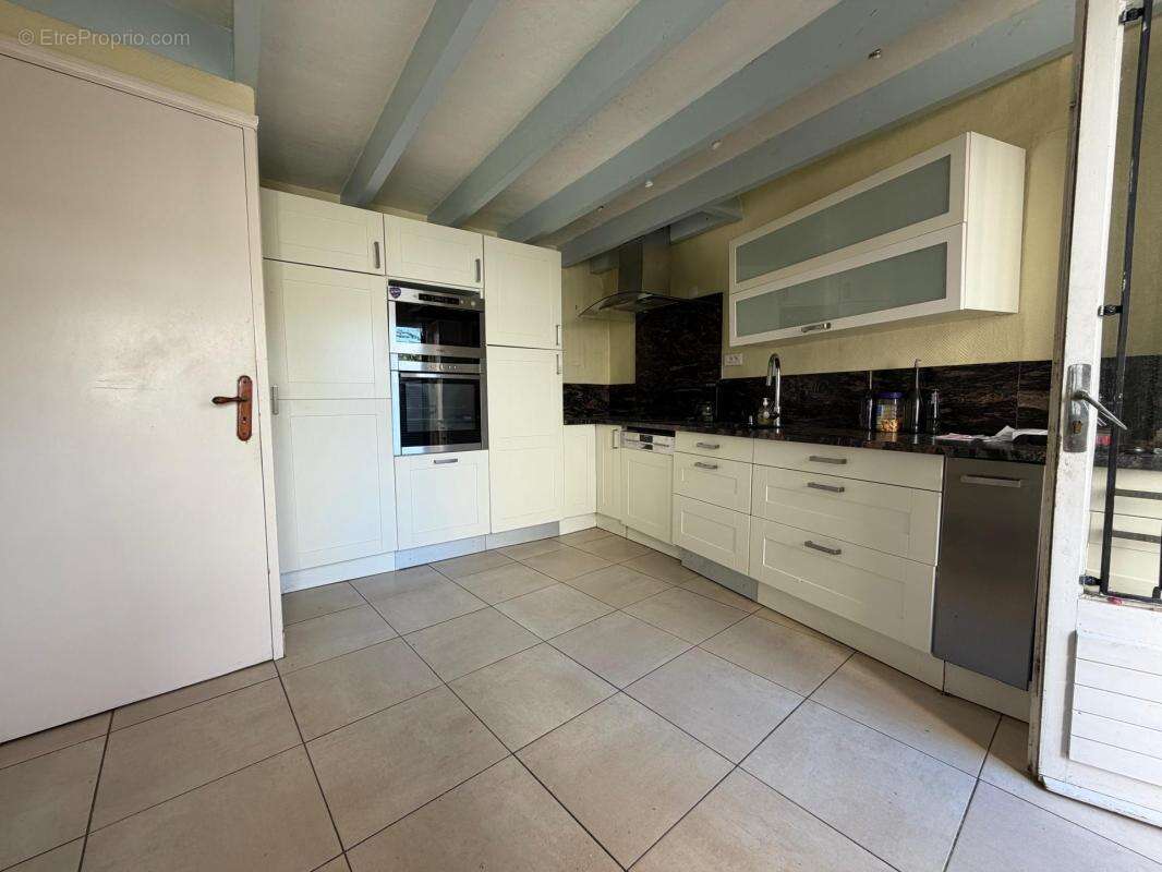 Immeuble de rapport 200m² - Centre-ville v - photo 2