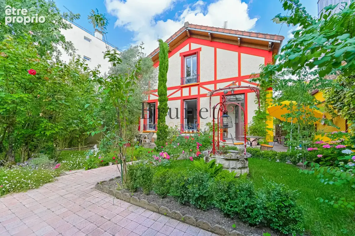 Maison à SAINT-MAUR-DES-FOSSES