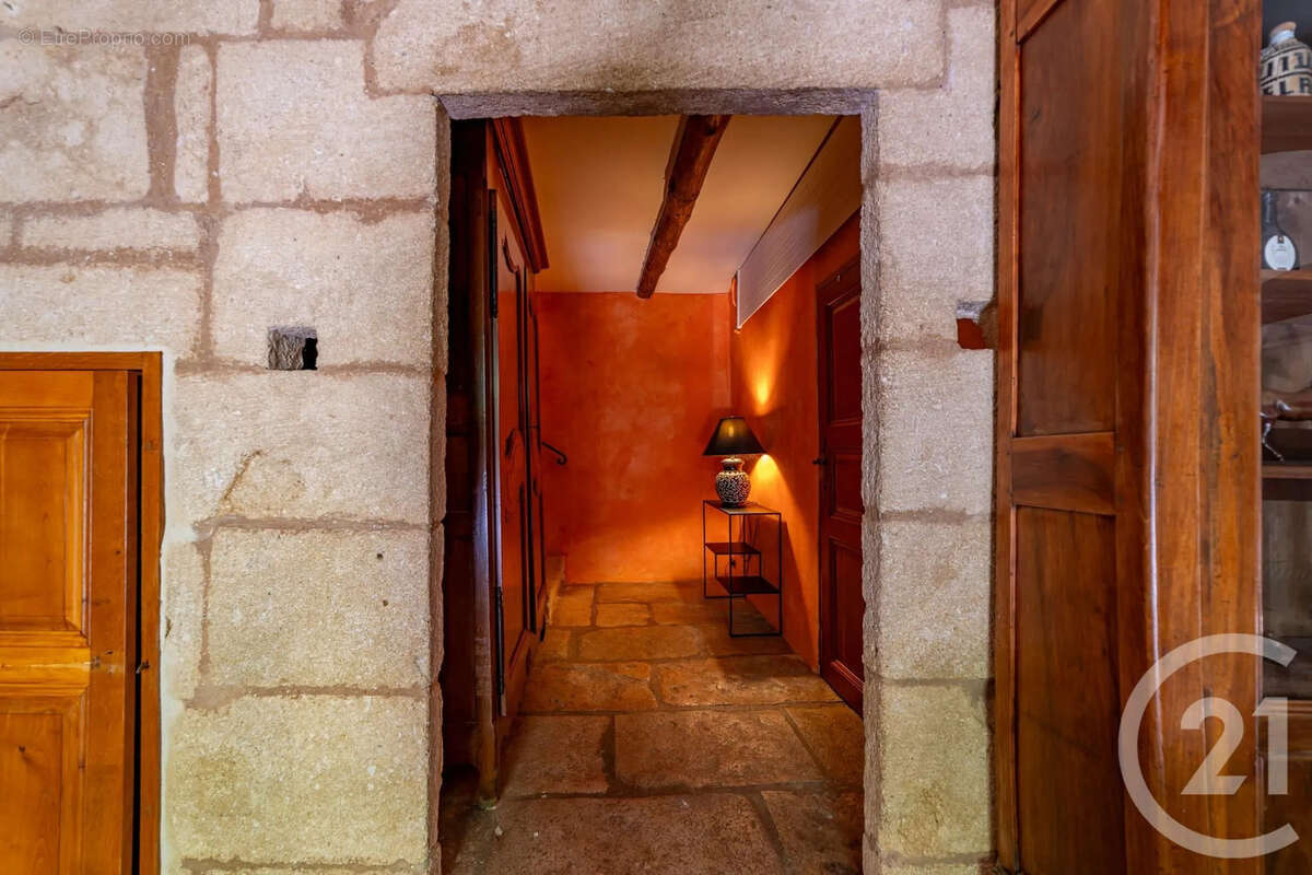 Maison 183 m² à Poulx  - photo 8