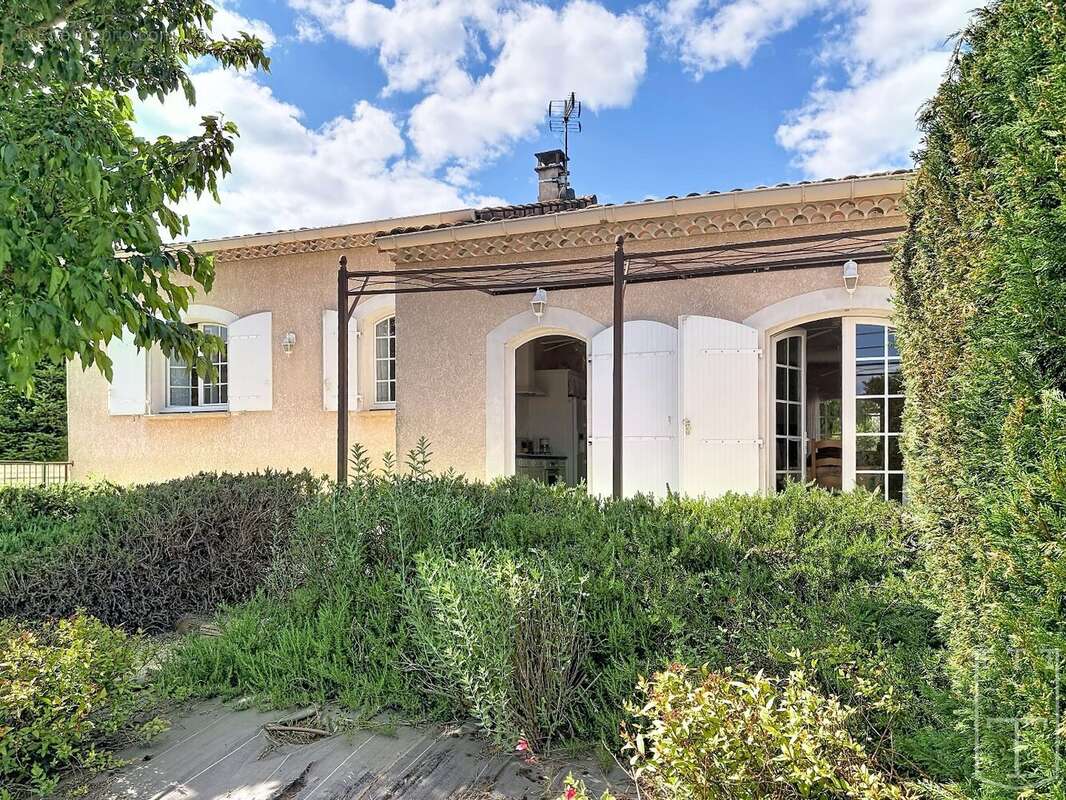 Maison à RUOMS
