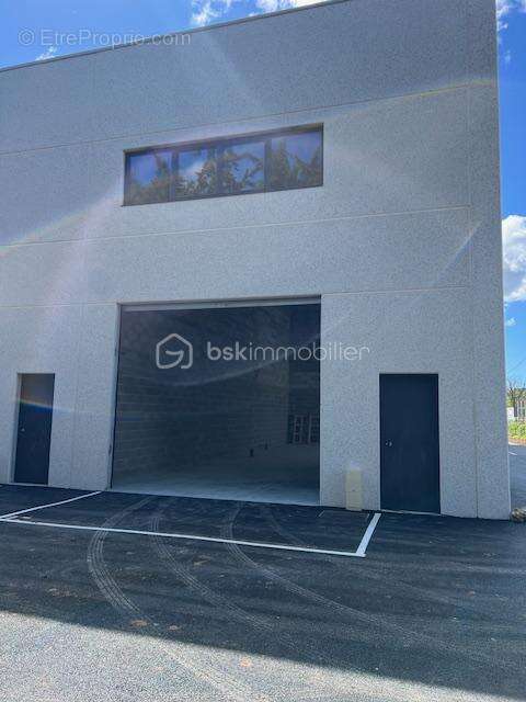 Commerce à MONTAUROUX