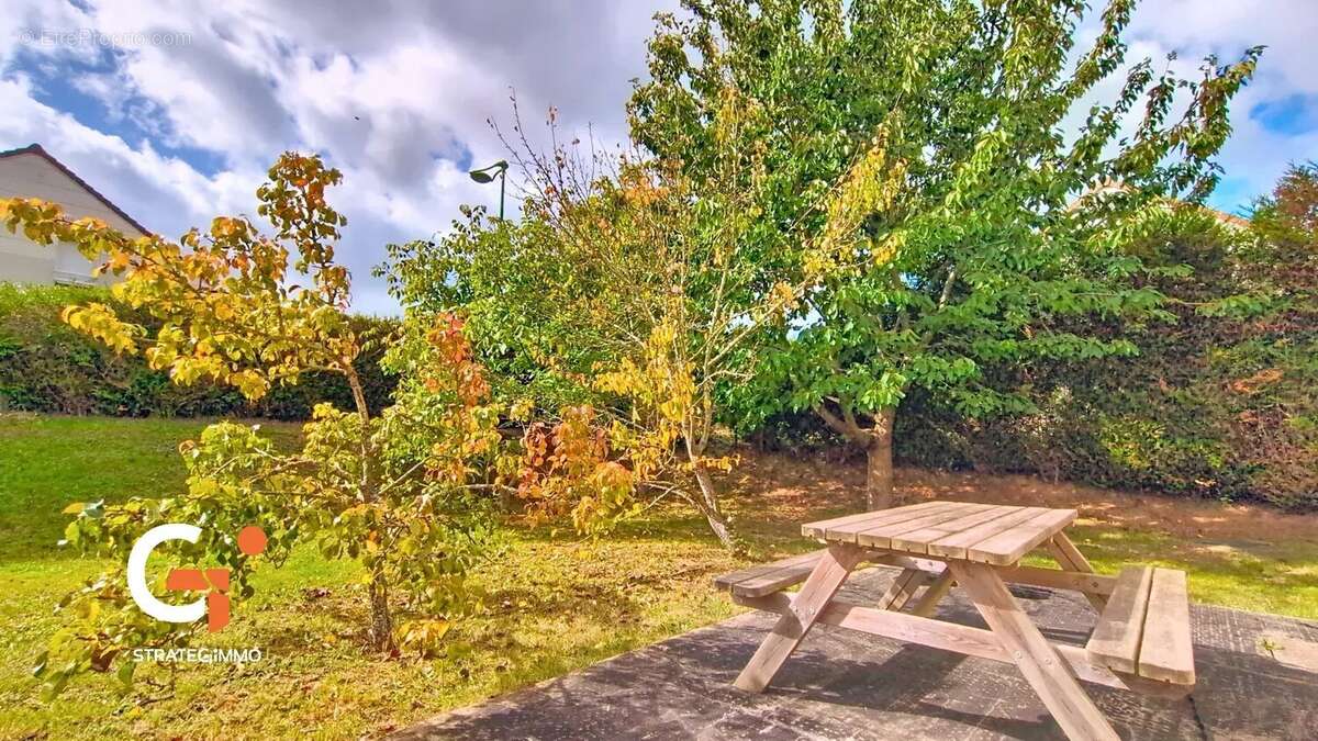 Maison à SAINT-ETIENNE-DU-ROUVRAY