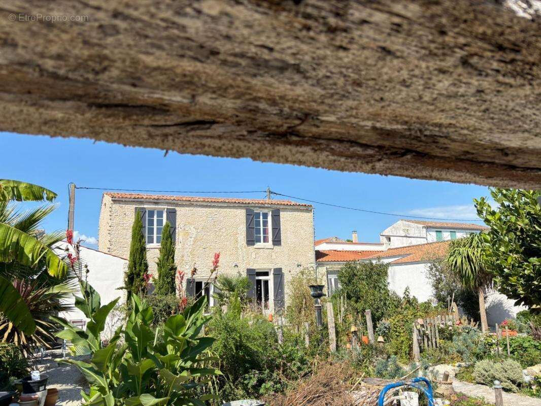 Propriété d’exception au cœur du village de Saint-Georges-d’Oléron - photo 8