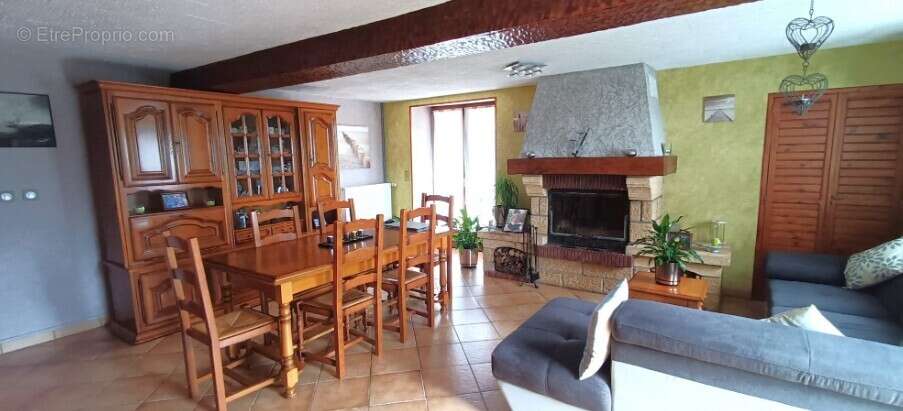 Maison à NOUZERINES