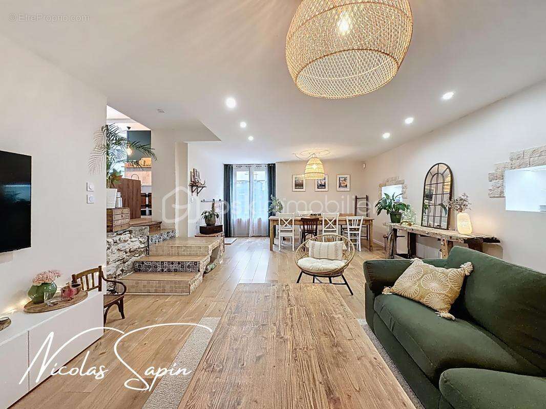 Maison à NOTRE-DAME-DE-MESAGE