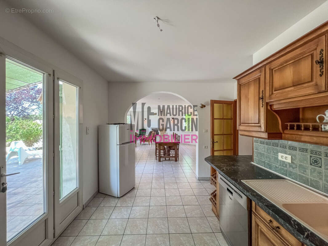 Maison 145 m² à Mormoiron  - photo 8