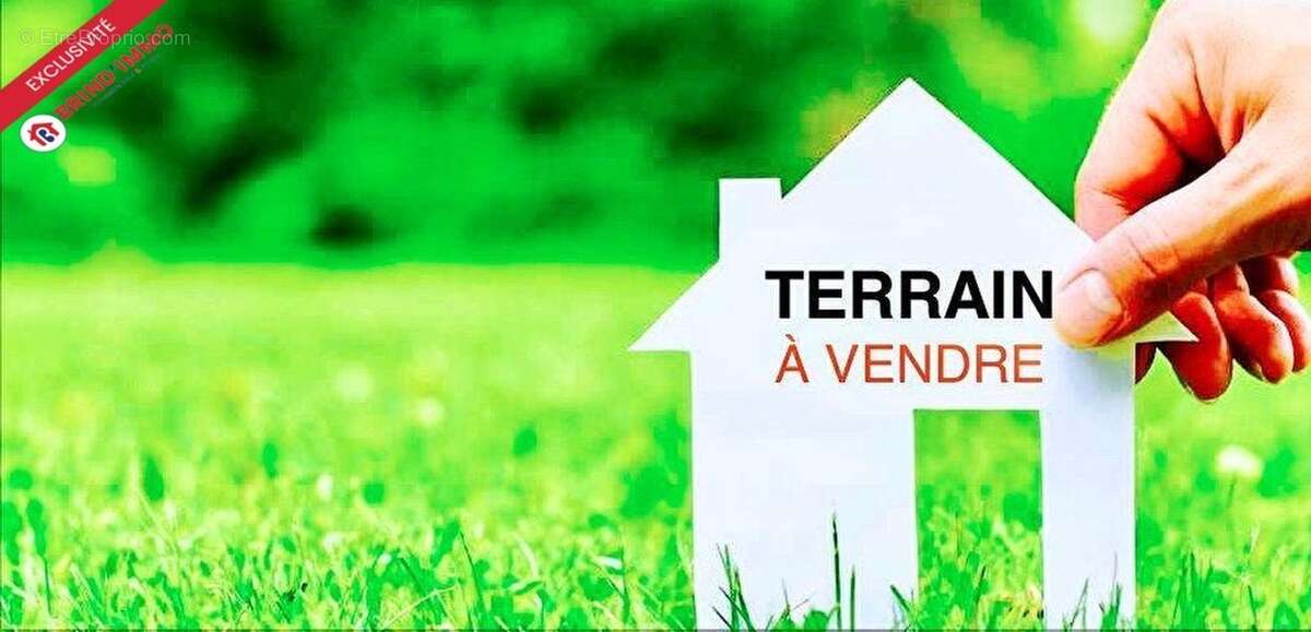 Terrain à MEREVILLE