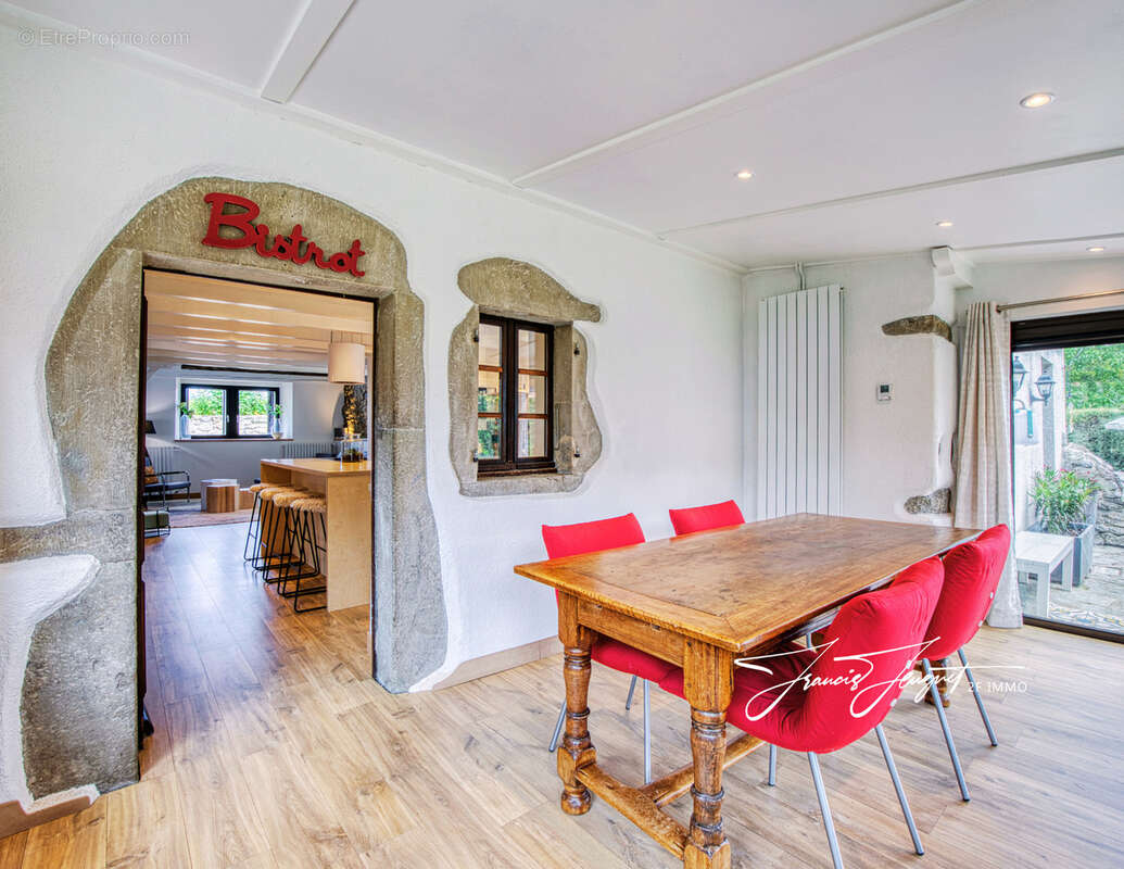 Maison à PERS-JUSSY