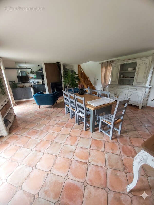 Maison à HOUDAN