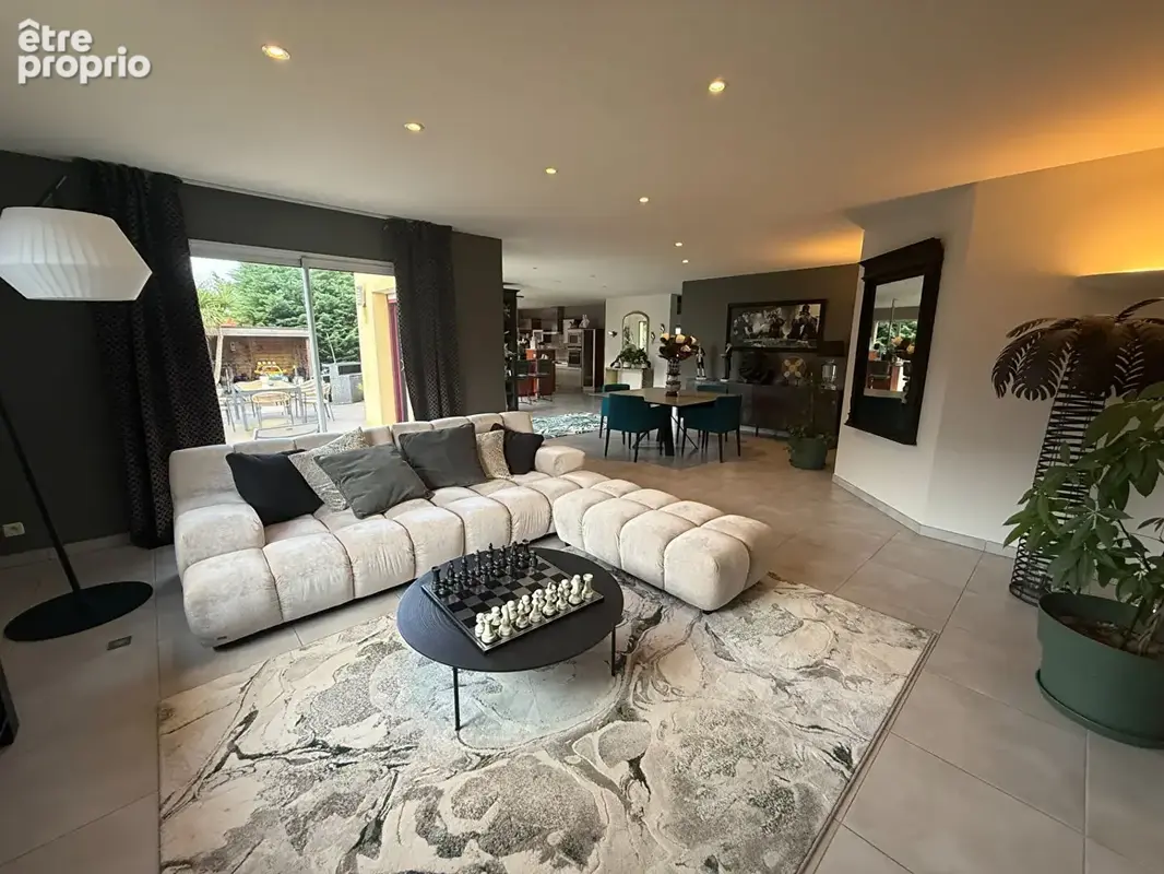 COMBOURG - Maison de ville de 248m² en parfait état - photo 2