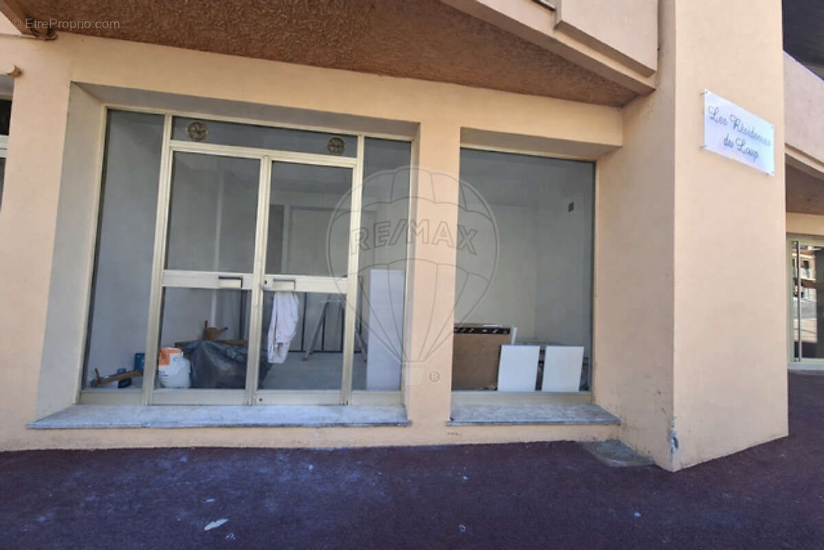 Commerce à VILLENEUVE-LOUBET