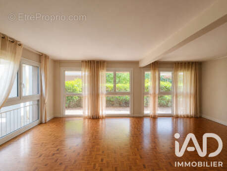 Commerce 95 m² à Marseille-9e  - photo 2