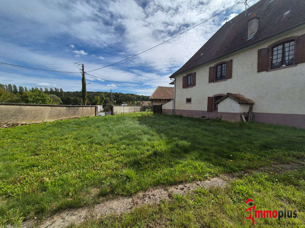 Maison à STEINBRUNN-LE-HAUT
