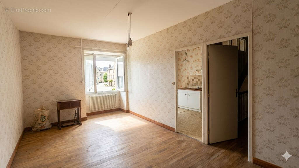 Maison à THURE