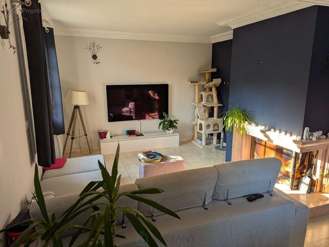 Maison à SAINT-ETIENNE-DU-ROUVRAY