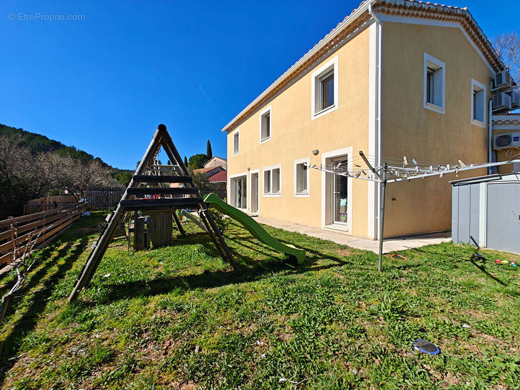 Maison à CUERS
