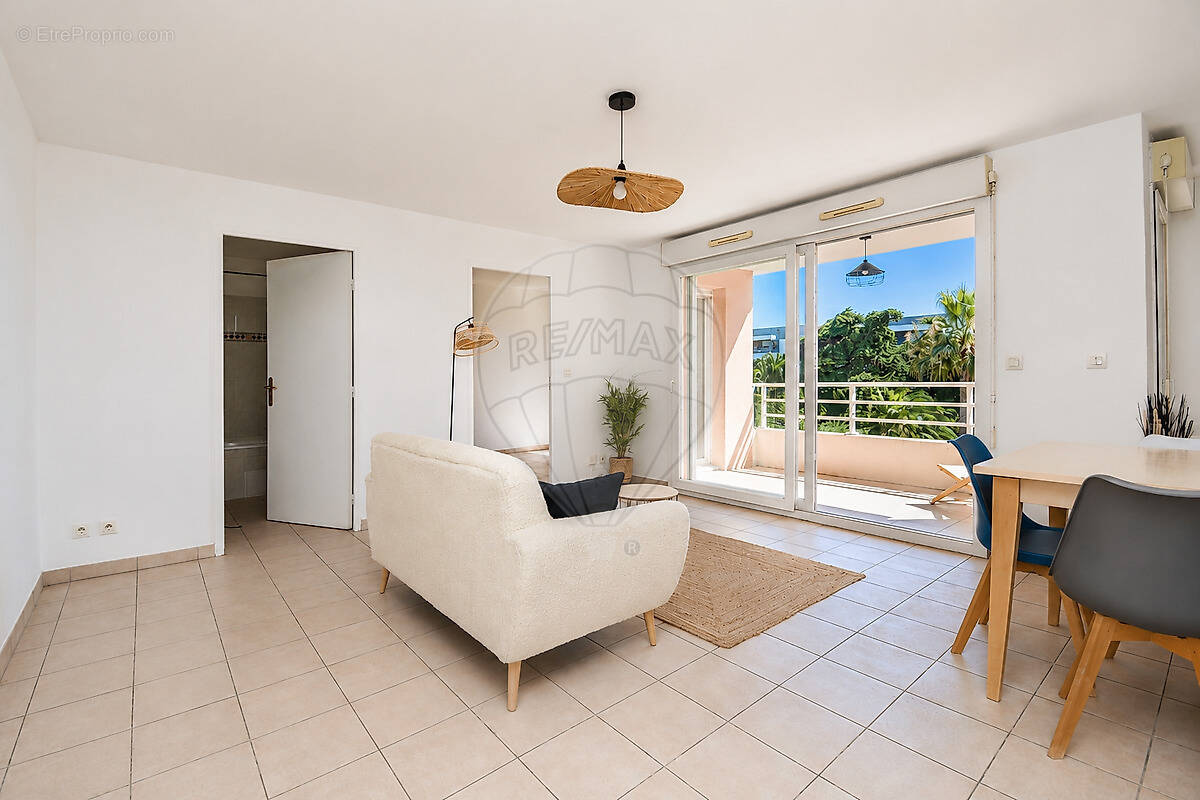 Appartement à VILLENEUVE-LOUBET