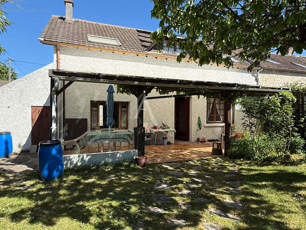 Maison à ECHOUBOULAINS