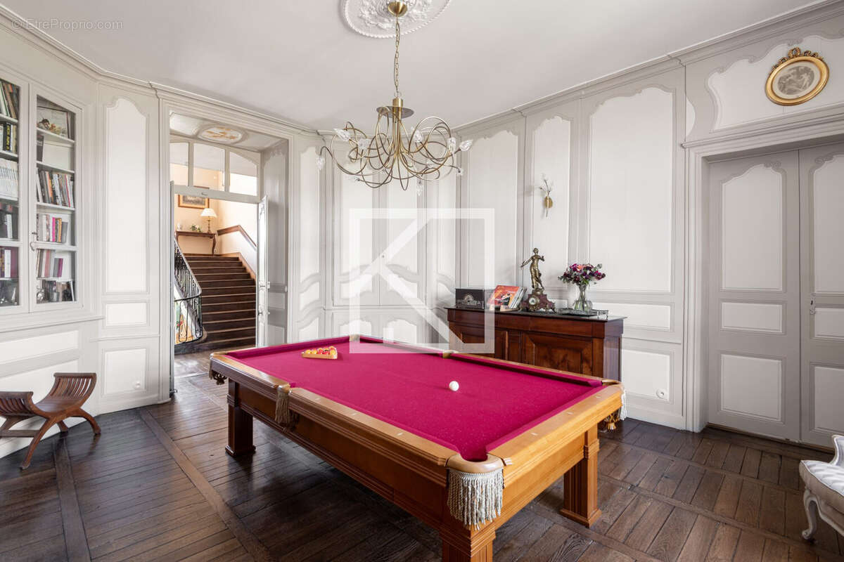 Autre à MEZIERES-SUR-COUESNON