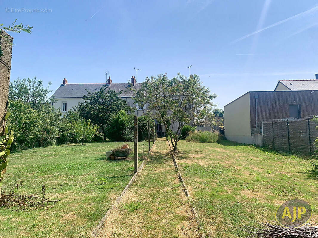 Maison à LA CORNUAILLE