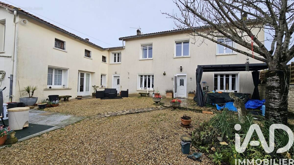 Photo 1 - Maison à SOUVIGNE