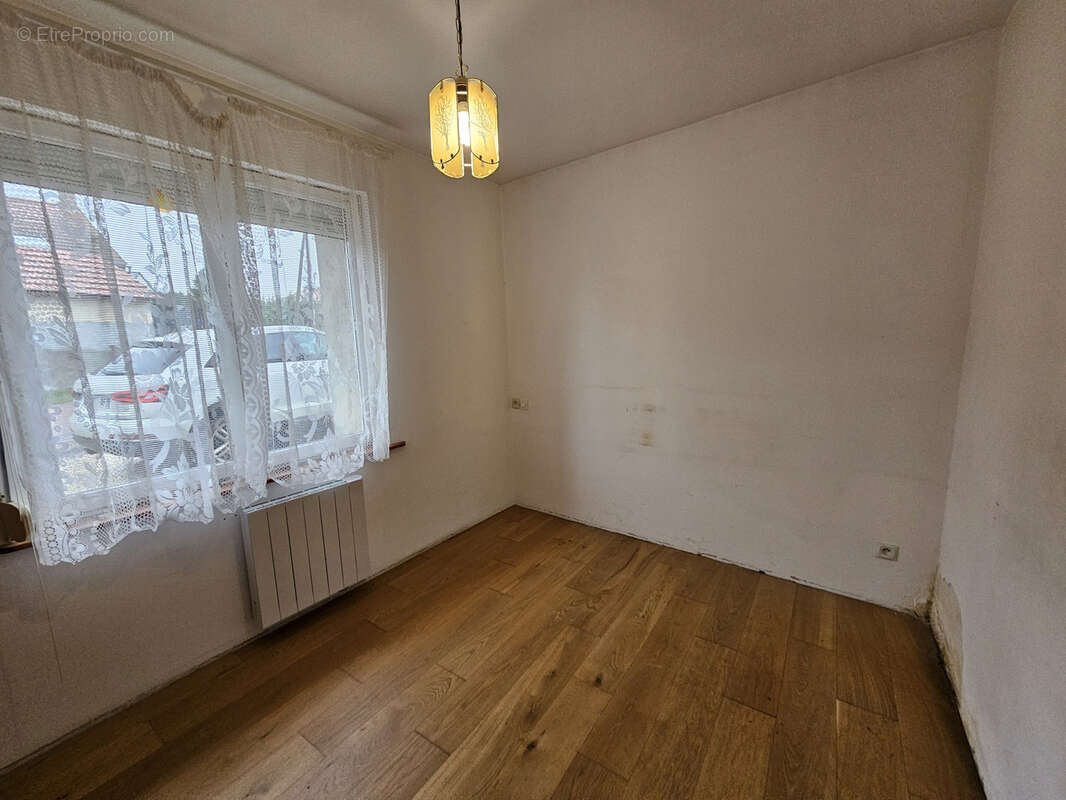 Bragny sur Saône, maison de plain pied à conforter - photo 14