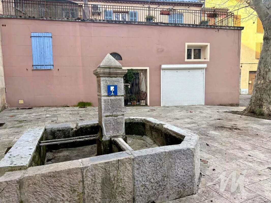 Appartement à CARCES