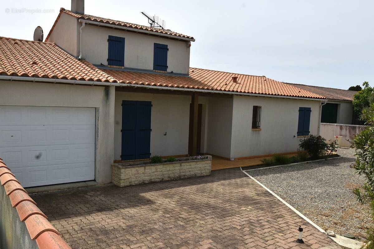 Maison à LA BREE-LES-BAINS