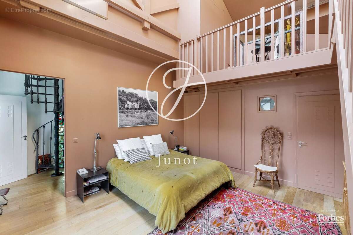 Appartement à PARIS-9E