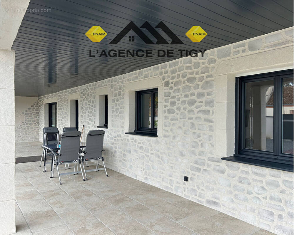 Maison à NEUVY-EN-SULLIAS