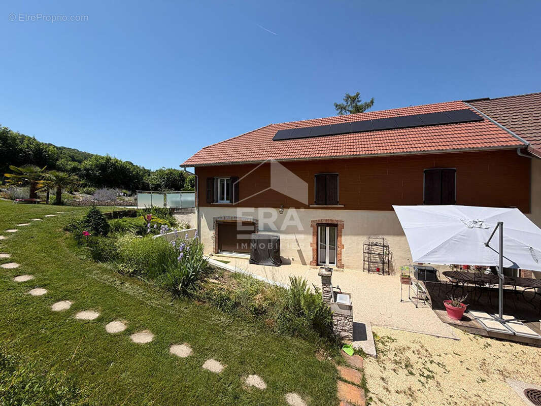 Maison à CHARAVINES