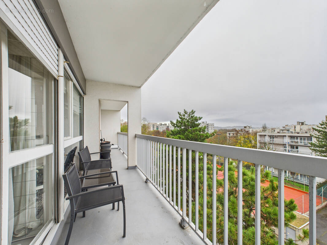 Appartement à SARTROUVILLE