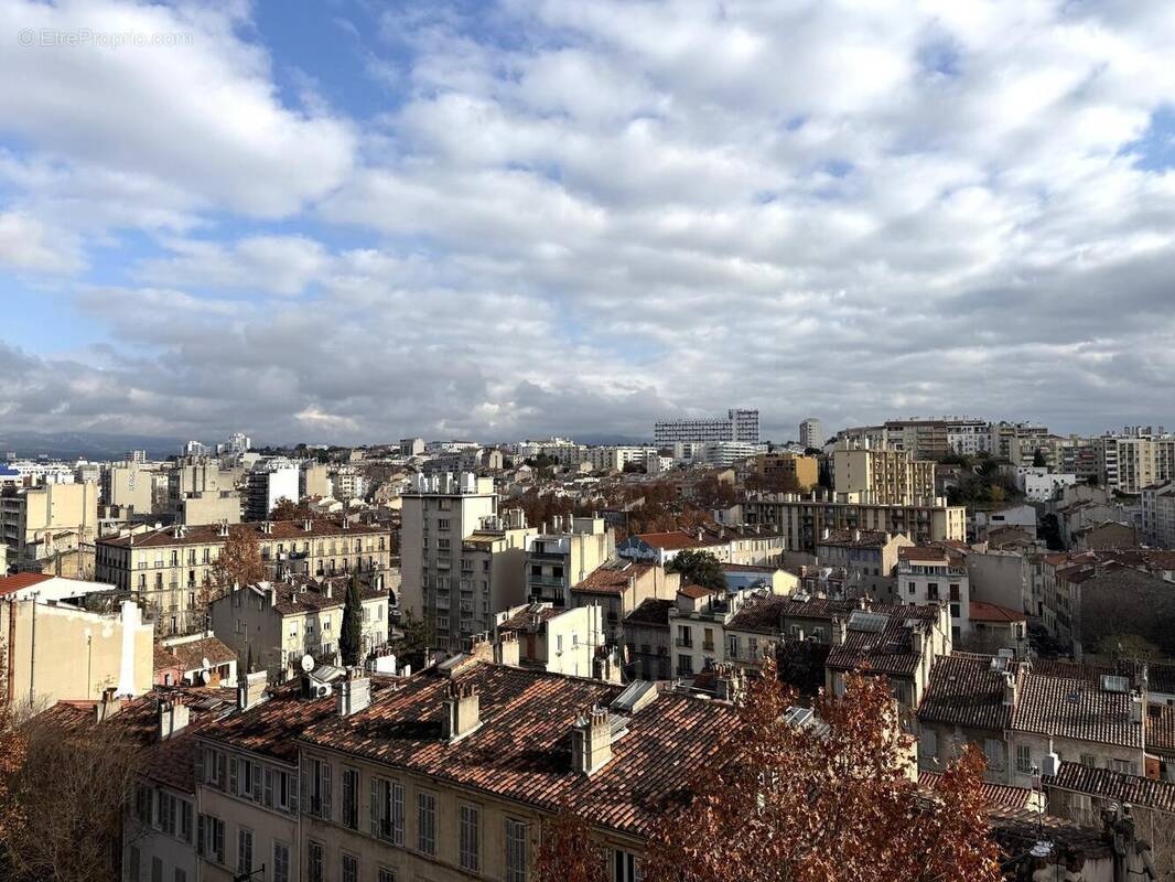 Photo 1 - Appartement à MARSEILLE-4E