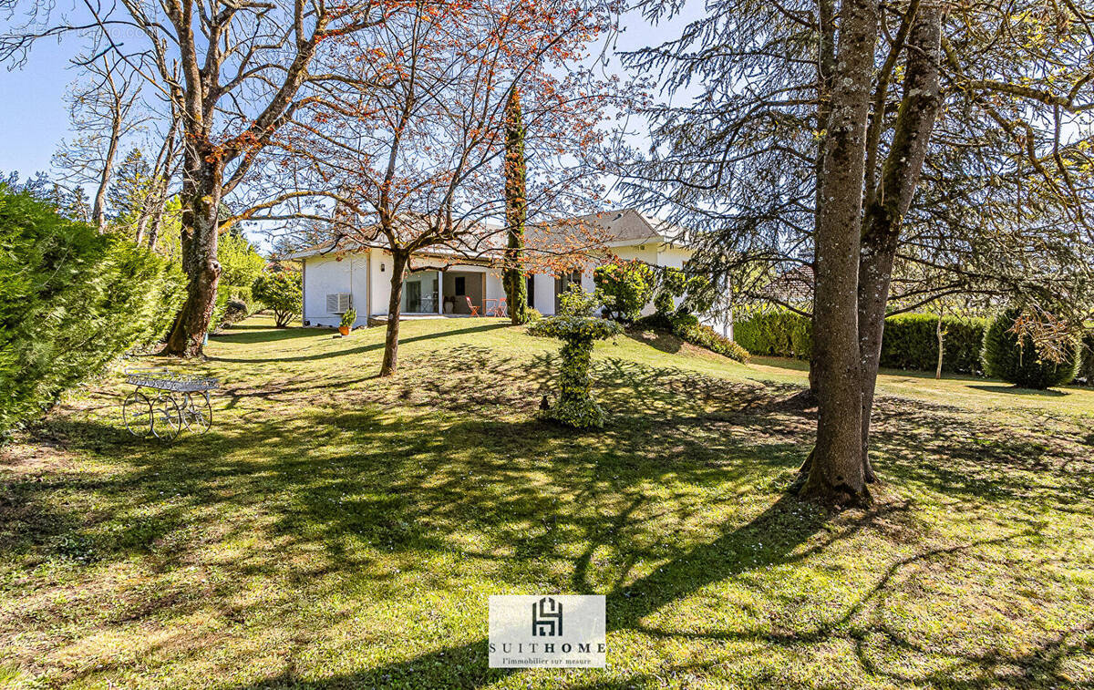 Maison à CHARBONNIERES-LES-BAINS