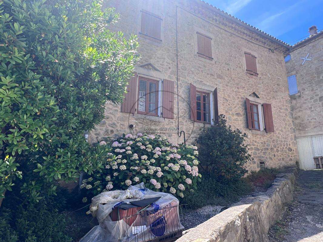 Maison à SAINT-PAUL-LE-JEUNE