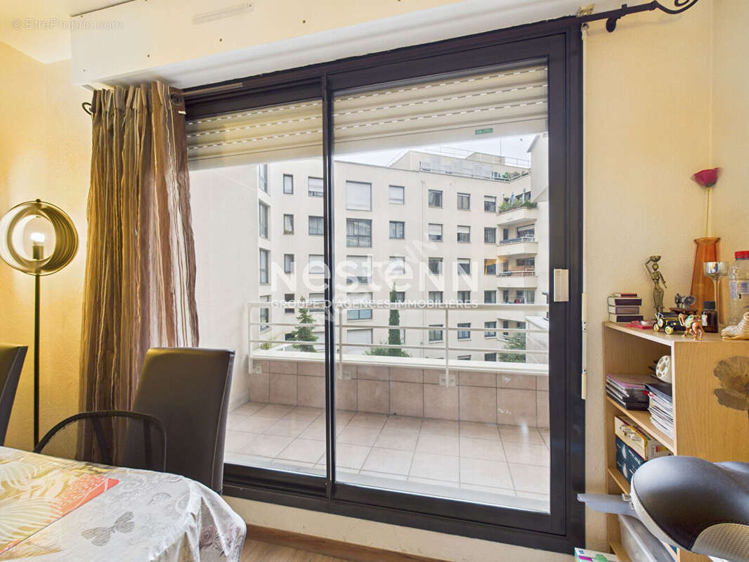 Appartement à PARIS-19E