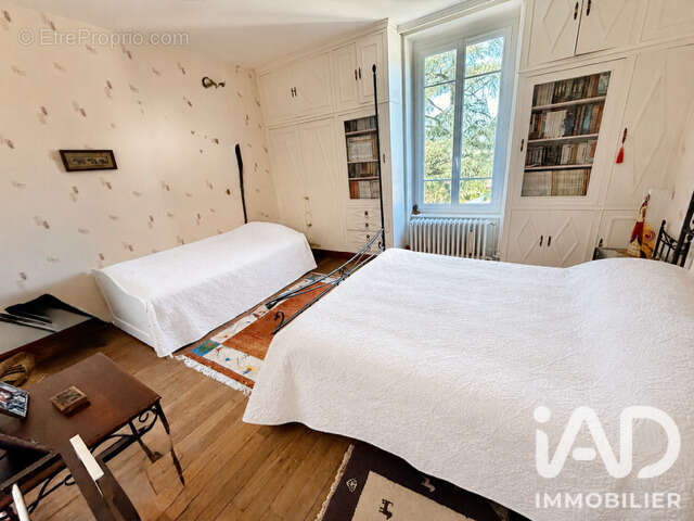 Maison 268 m² à Saint-Gengoux-Le-National  - photo 9