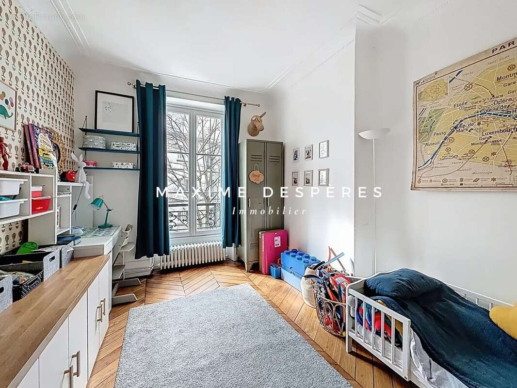 Appartement à NEUILLY-SUR-SEINE