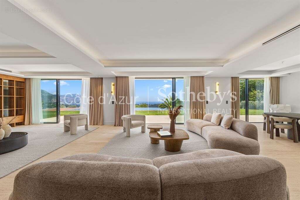 Villa contemporaine avec vue mer panoramique à Nice Mont Boron, face à Villefranche-sur-Mer - photo 6