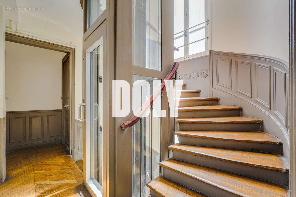 Appartement à PARIS-11E