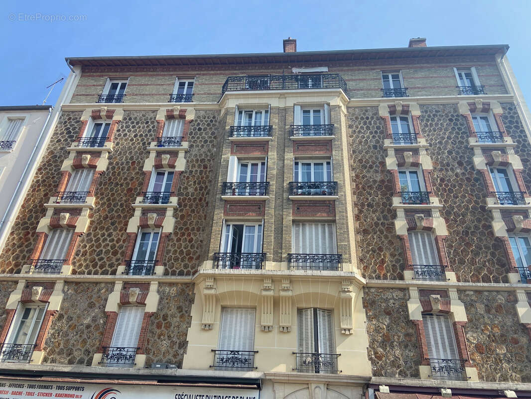 Appartement à COURBEVOIE