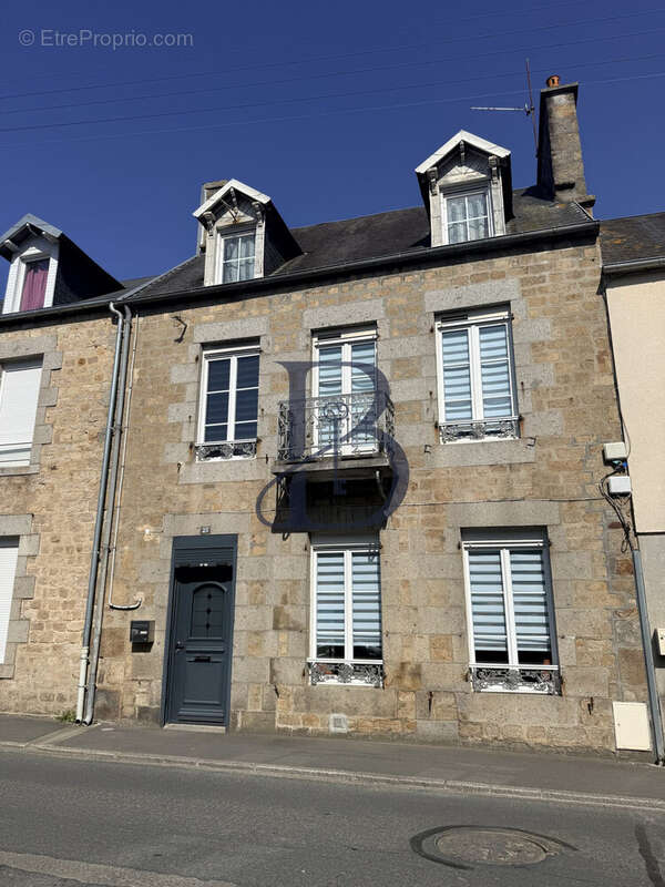Maison à VILLEDIEU-LES-POELES