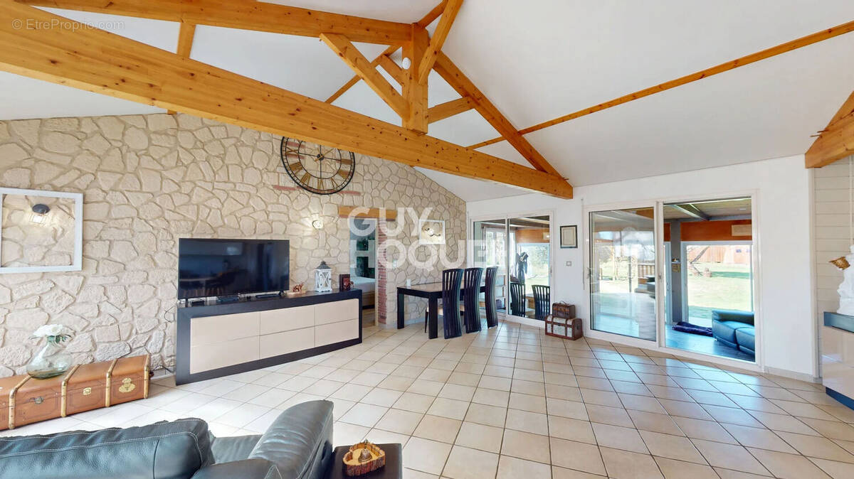 Maison à RION-DES-LANDES