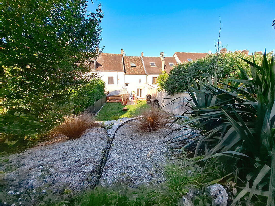 Maison à VILLIERS-SUR-MORIN