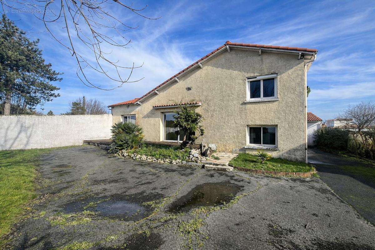 Maison à SEMUSSAC