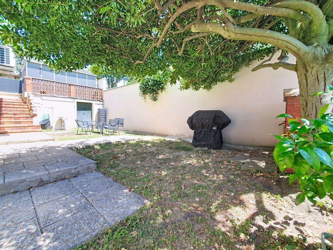 Maison - Mitoyenne - 3 Chambres - Buanderie - Abri de jardin - Jardin - Garage - Proche toutes commodités - photo 6