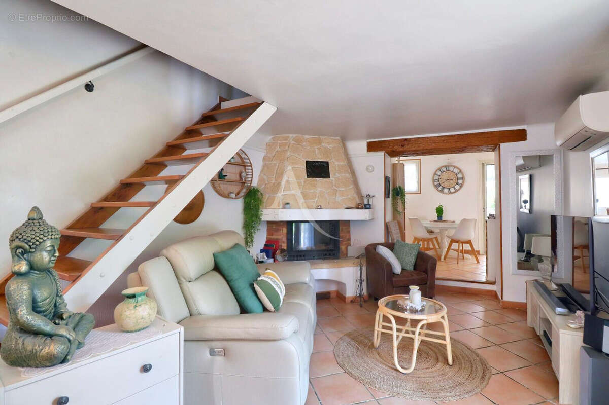 Maison à SAINT-JULIEN